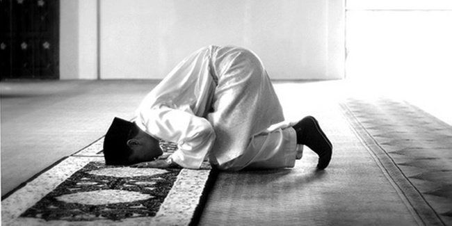 Gara-Gara Ini, Sujud Dilakukan Dua Kali dalam Satu Rakaat Shalat