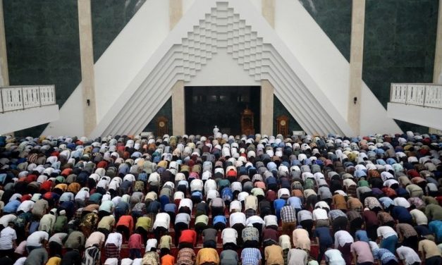 Asal Mula Permusuhan Abadi Antara Iblis dan Umat Manusia