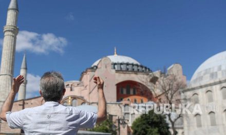 Kisah Pendeta Jadi Mualaf di Hagia Sophia