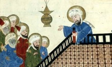 Kisah Al-Majnun, Sufi Nyeleneh Yang Memakai Pakaian Robek Bertuliskan “Tidak Diperjual Belikan”